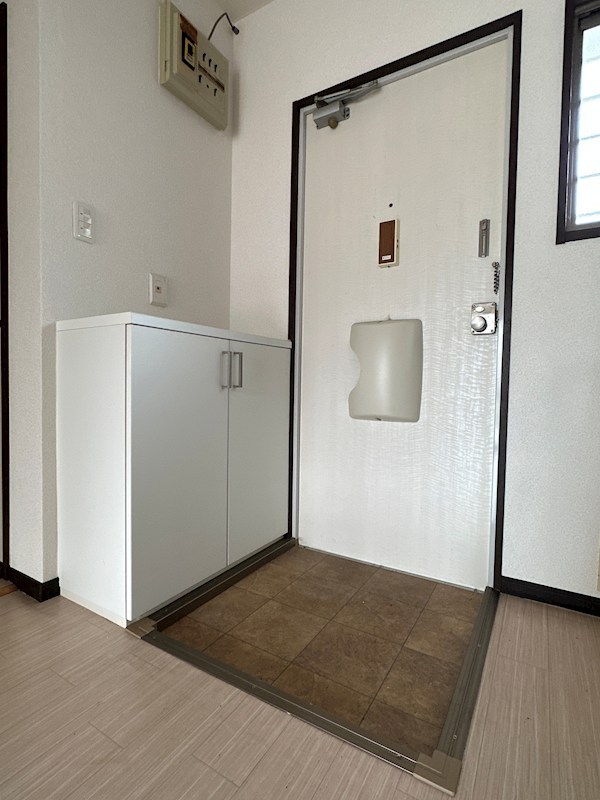 挟又ハイツ C 玄関