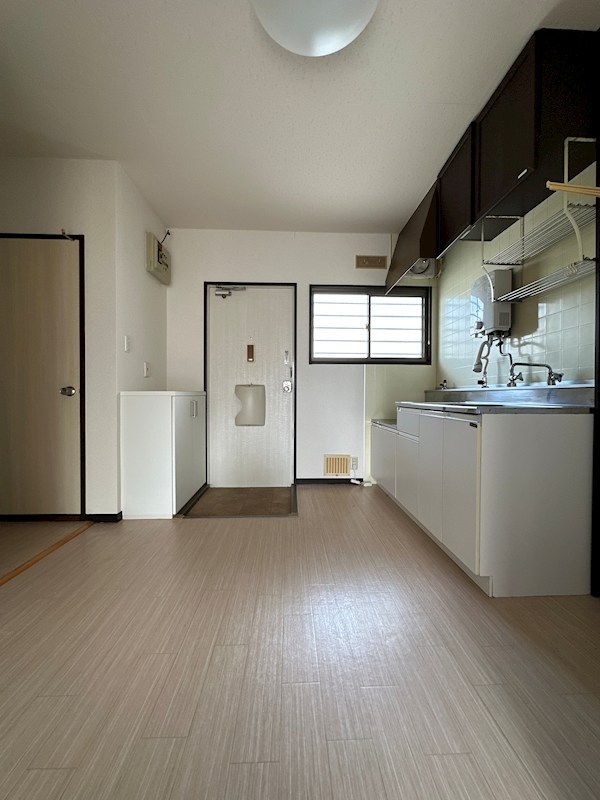 挟又ハイツ C リビング