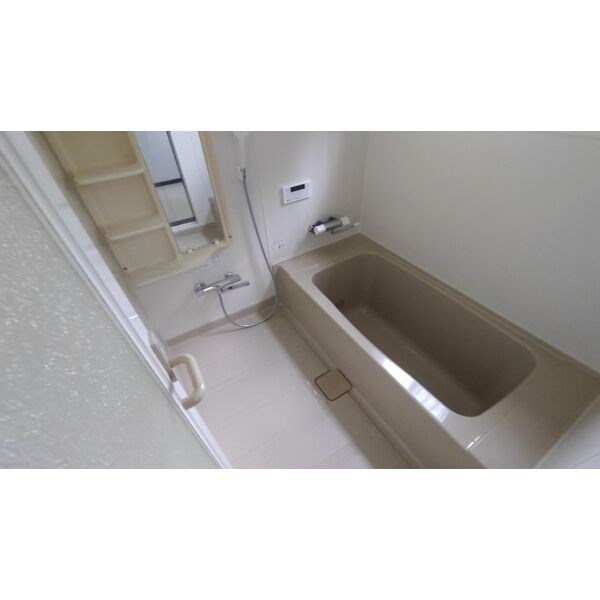 立伏町一戸建 風呂画像