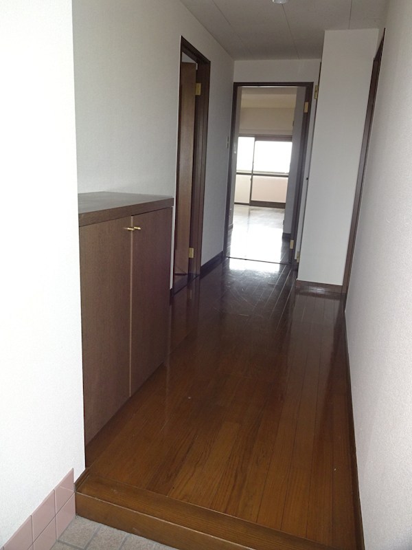 グローバル小山  玄関