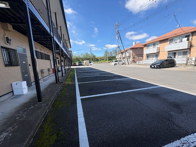 ブルージュエル  駐車場