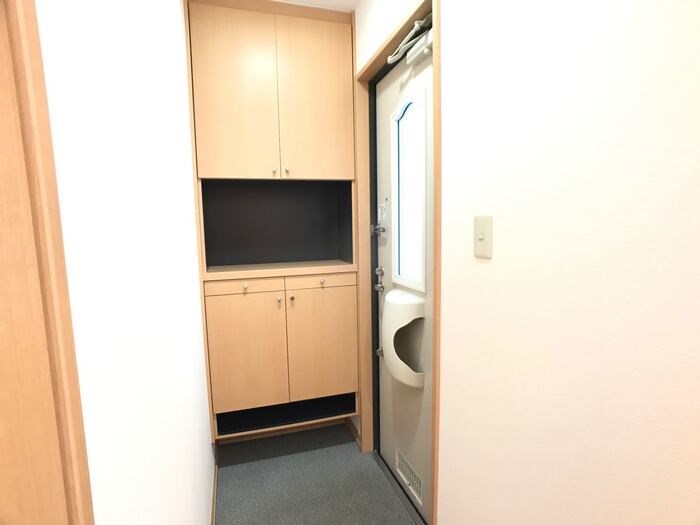 フラワーレジデンスリレントB 玄関