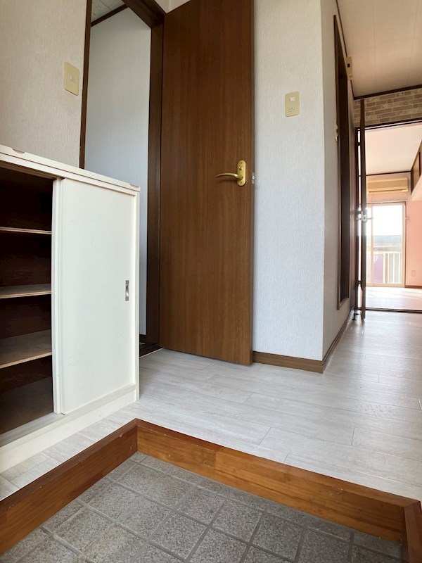 イーストヴィラ 玄関