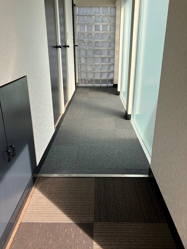 ヴィラージュ24 玄関