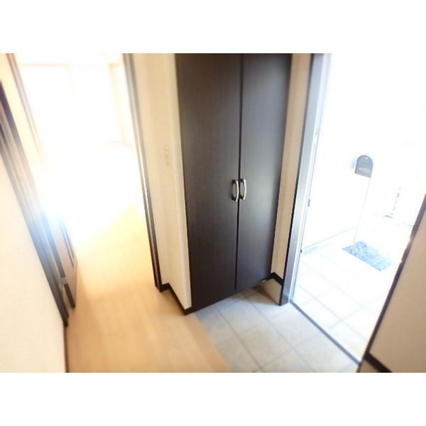 簗瀬町戸建 玄関