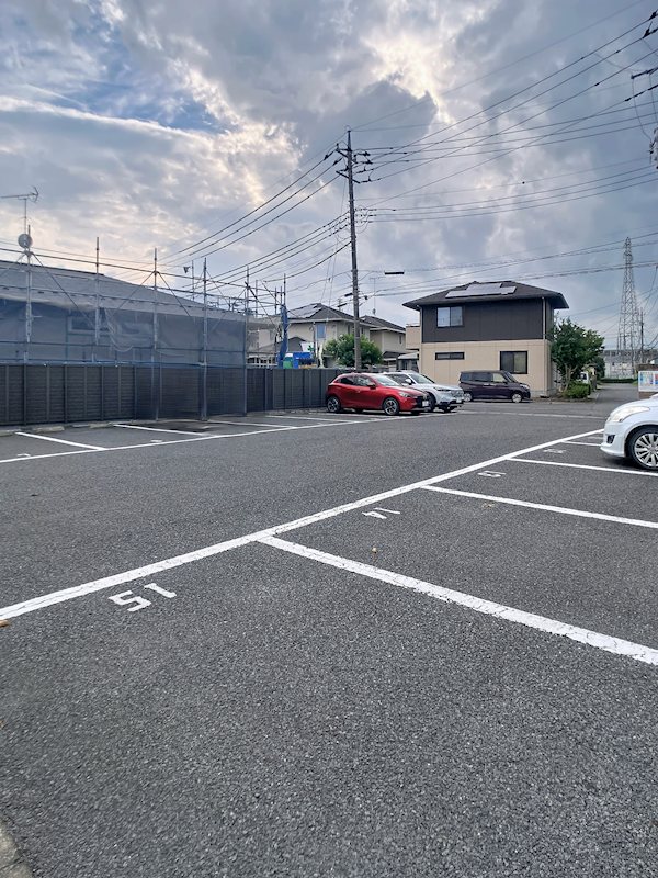 カルネドールⅢ 駐車場