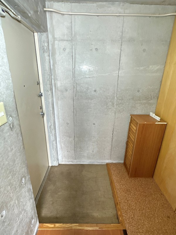 コスモス翔東今泉 玄関