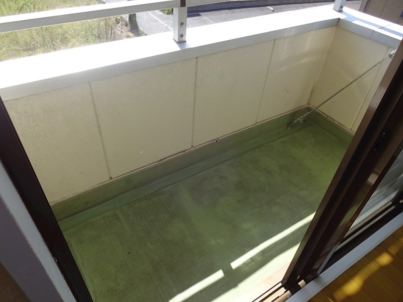 ヤングビレッジ   ベランダ