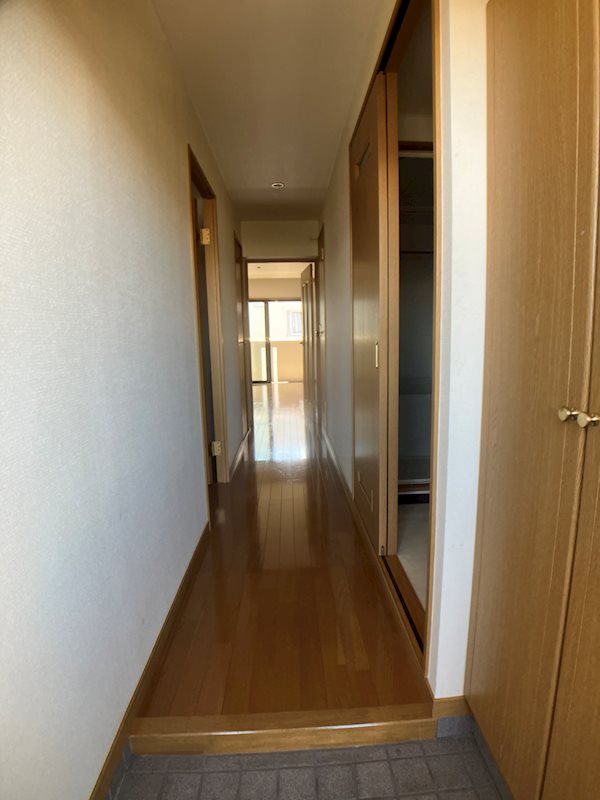 ベルタ　カーサ 玄関