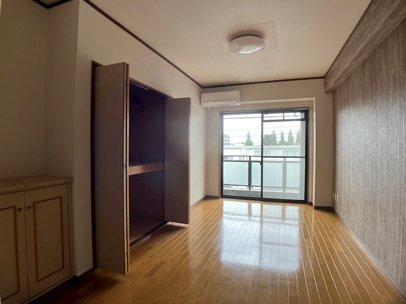 ブランルージュ元今泉 リビング