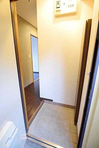 メゾン常陸 玄関