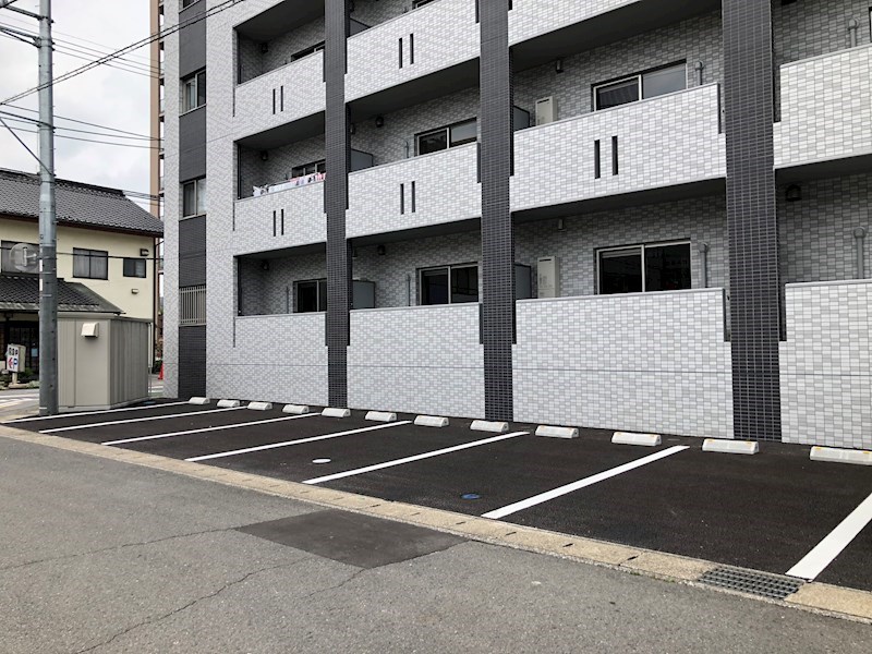 グランバロン イースト 駐車場