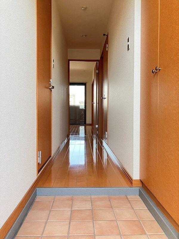 壱番館元今泉 玄関