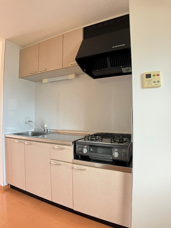 壱番館元今泉 キッチン