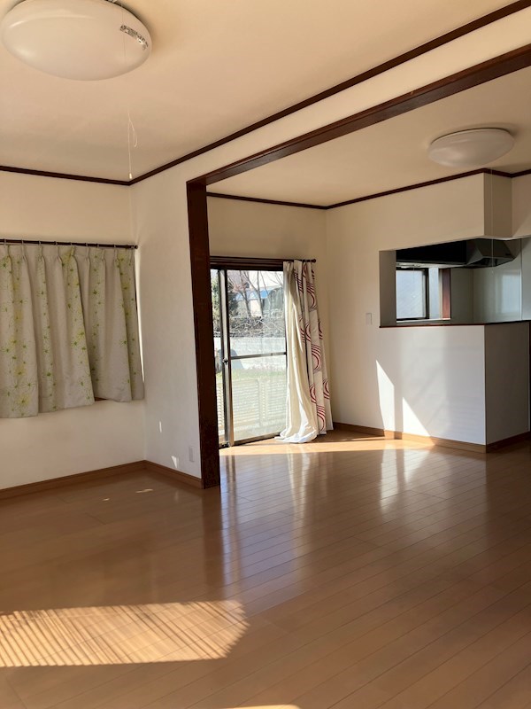 犬塚戸建て リビング