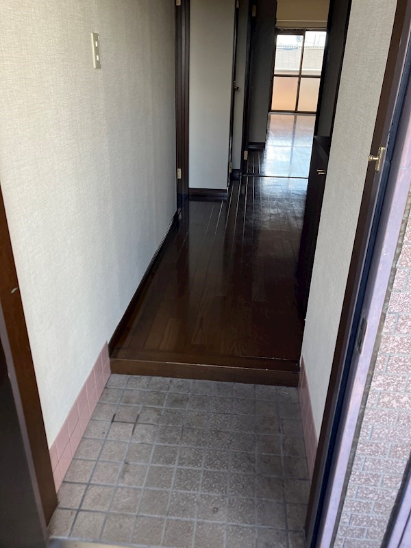 グローバル小山  玄関