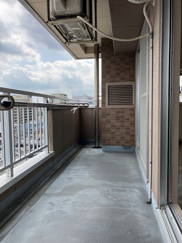 三向ハイツ元今泉 ベランダ