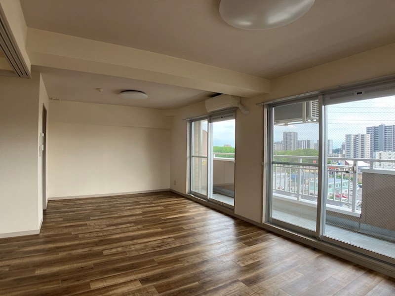 三向ハイツ元今泉 リビング