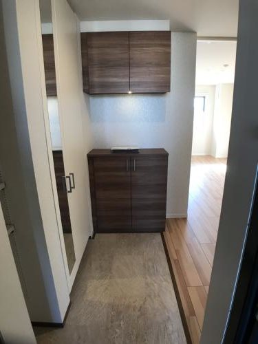 アレンヌ  玄関