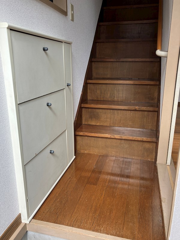 アレストセント 玄関