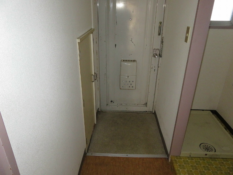 ソーラーハイツあづさ 玄関