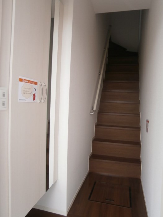 フォーゲルテラス リラ　V 玄関