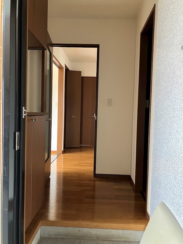 グリムハウスB棟 玄関