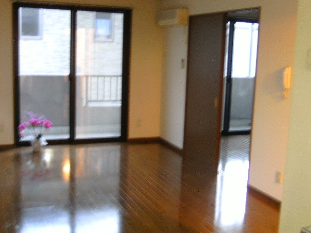 ナインズシャトーⅠ リビング