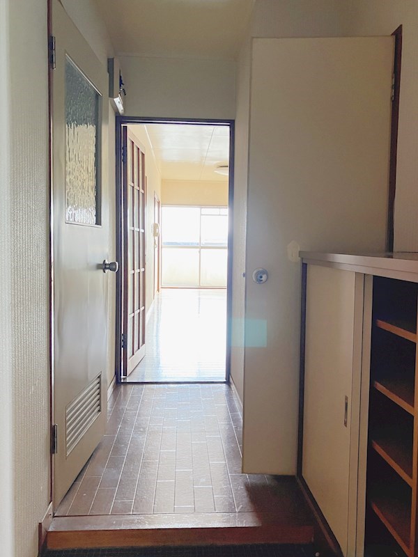 クランブレ西川田 玄関