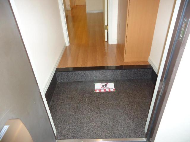 サンライズ 玄関