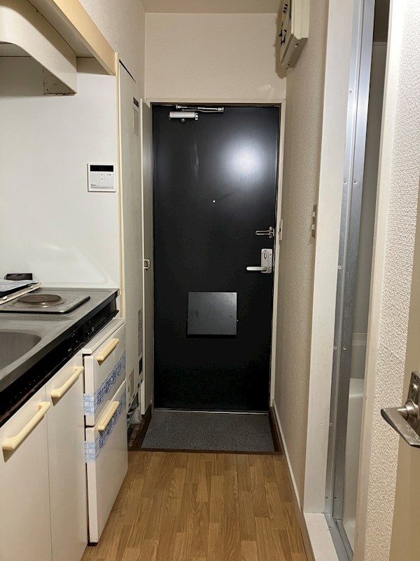 西川田第8レジデンス 玄関