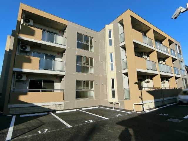 ネイザ戸祭 103号室 外観