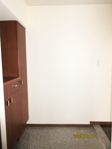 サーパス今泉第２ 玄関