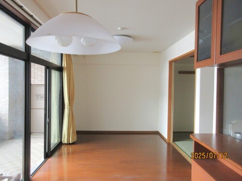 サーパス今泉第２ リビング