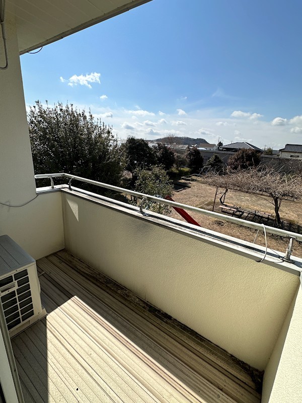 ヴェルエスト鹿沼A棟 ベランダ