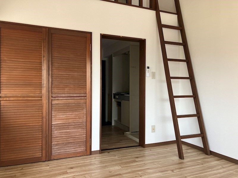 ロイヤルコーポ愛宕 ベッドルーム