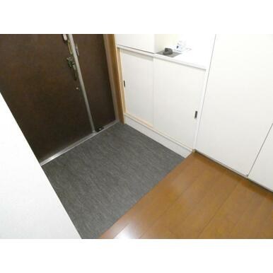 和三紫ビル 玄関