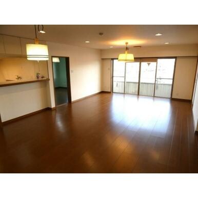 和三紫ビル リビング