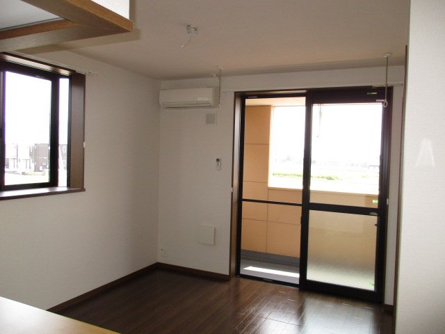 ロイヤル・ガーデン リビング