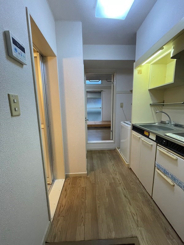 足利第4レジデンス 玄関