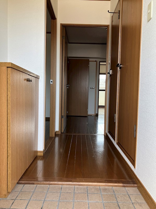 サン・アブニール 玄関