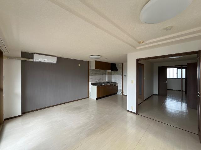 シャトー・グランチェスタ リビング