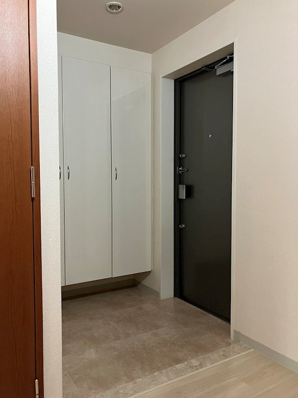 元今泉レジデンス 玄関