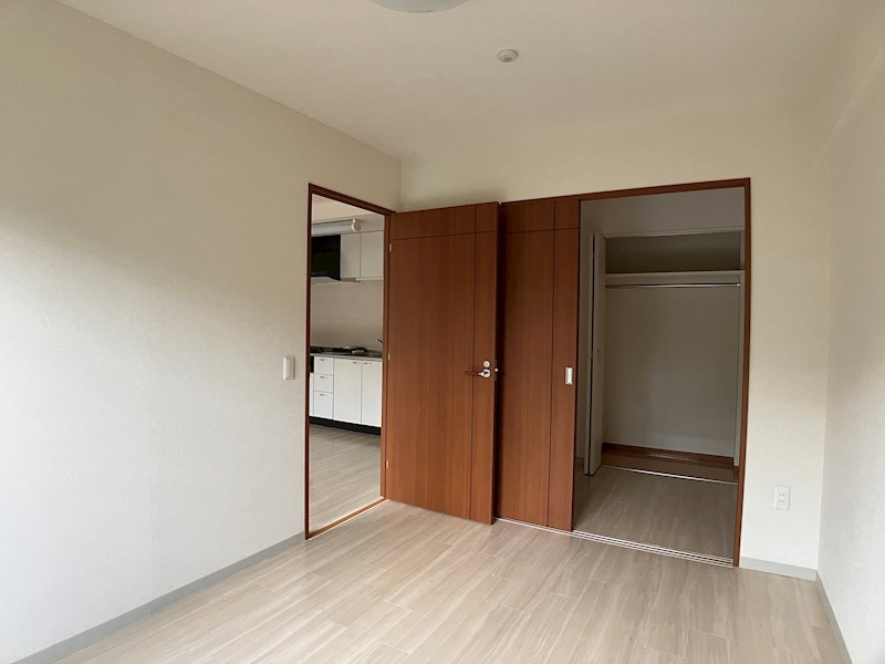 元今泉レジデンス ベッドルーム