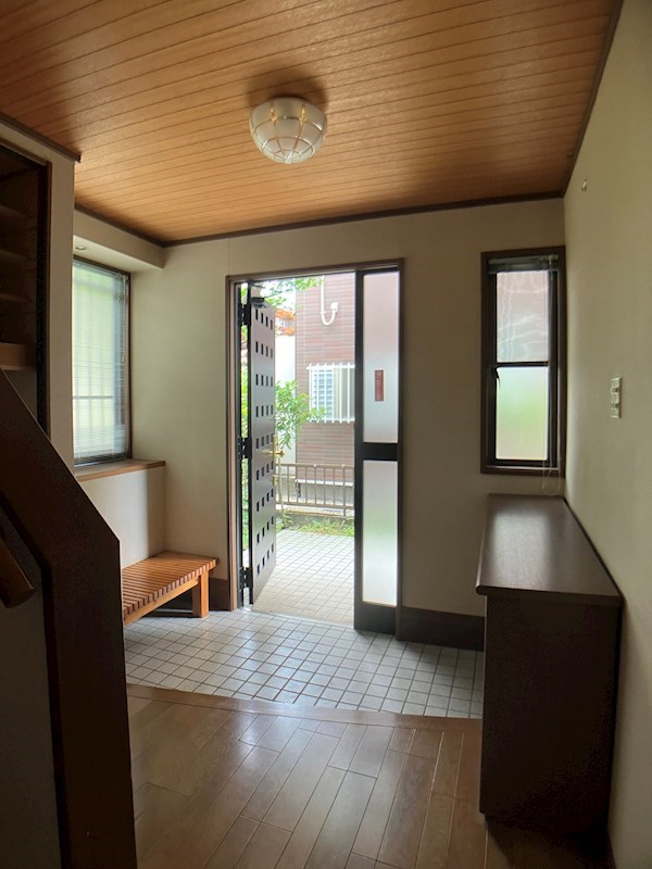 上戸祭貸家A 玄関