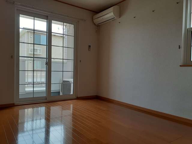 ヴィラ・大堀端Ａ リビング