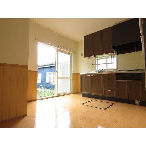 サバービア髙根沢　7 リビング