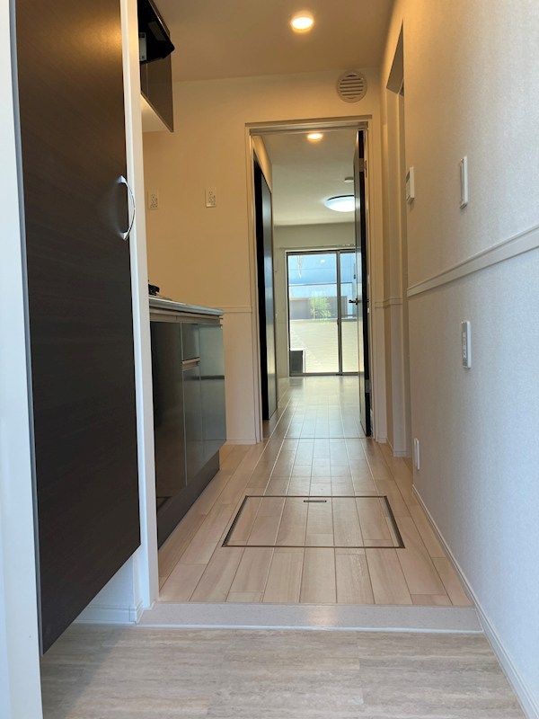 ロンド・ベル（LONDO BELL） 玄関