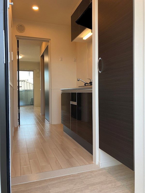 ロンド・ベル（LONDO BELL） 玄関