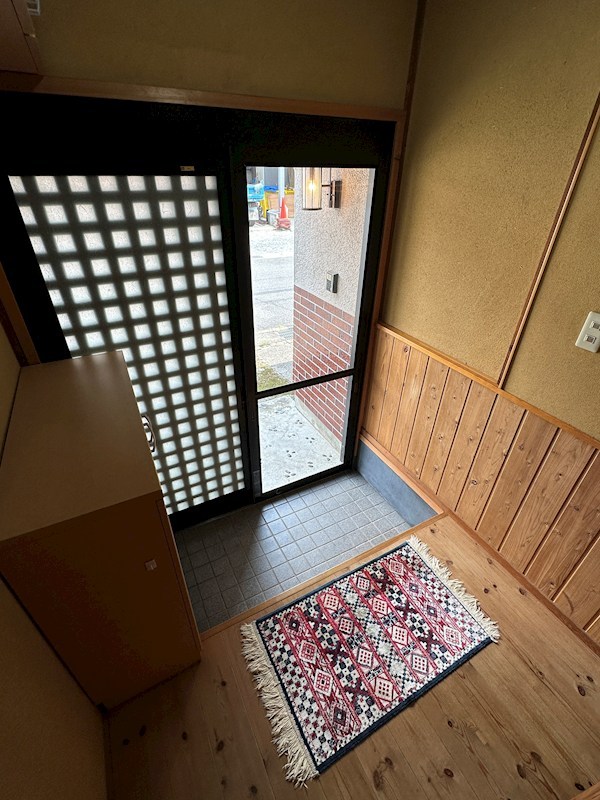 東原町戸建 玄関